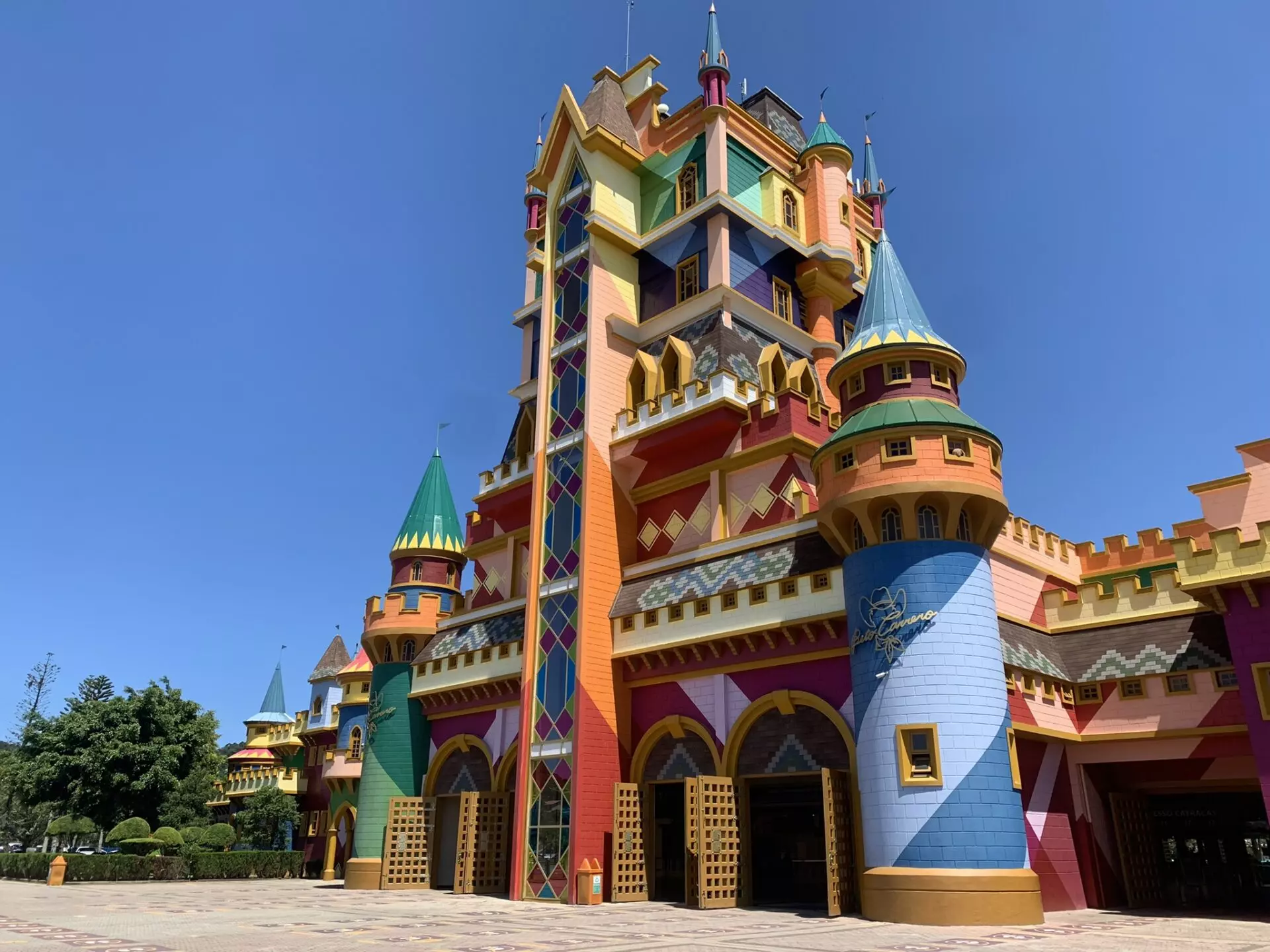 Parque Beto Carrero World: passagem, cinco diárias e ingresso por